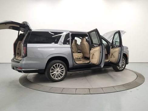 Used 2023 Cadillac Escalade ESV Premium Luxury AWD/4WD image 15