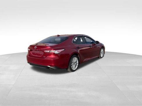 Used 2020 Toyota Camry XLE image 5