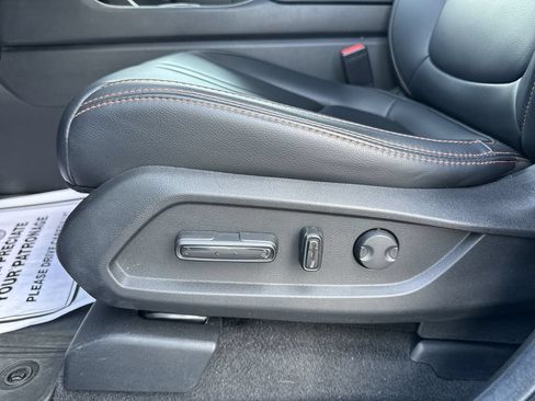 Used 2025 Honda Pilot TrailSport image 18