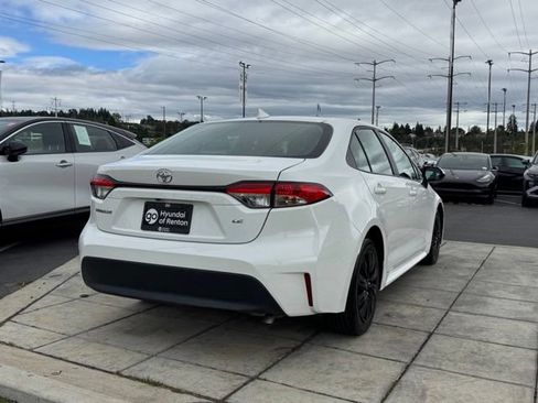 Used 2024 Toyota Corolla LE FWD image 5