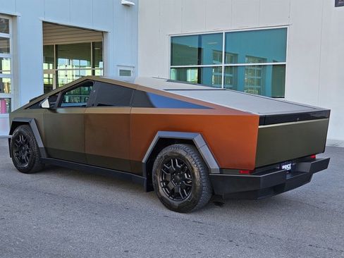 Used 2024 Tesla Cybertruck AWD Crew Cab image 7