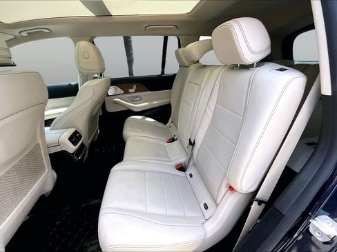 Used 2021 Mercedes-Benz GLS 450 4MATIC image 21