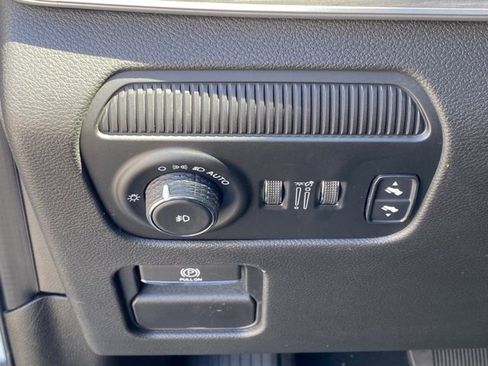 New 2023 Jeep Wagoneer Series III w/ Preferred Equipment Group image 26