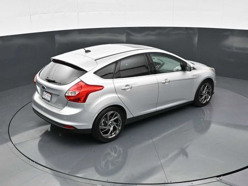 Used 2014 Ford Focus Titanium FWD image 19
