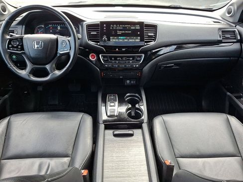 Used 2020 Honda Pilot Touring image 10
