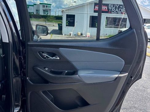 Used 2018 Chevrolet Traverse LT FWD image 32