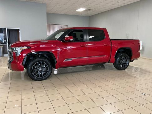 Used 2025 Toyota Tundra Platinum AWD/4WD image 4