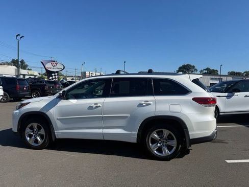 Used 2018 Toyota Highlander Limited AWD/4WD image 8