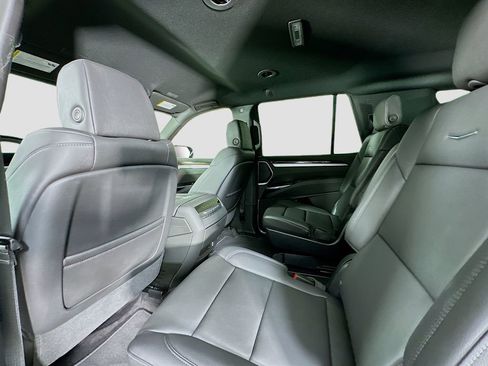 Used 2025 Cadillac Escalade Luxury image 23