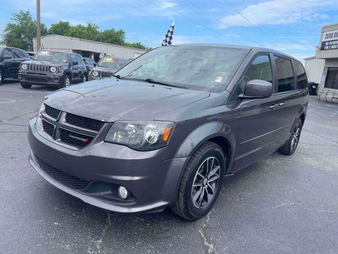 Used 2017 Dodge Grand Caravan GT FWD image 2