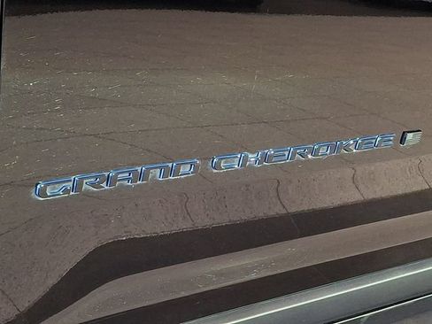 Used 2023 Jeep Grand Cherokee Trailhawk w/ Luxury Tech Group III AWD/4WD image 29