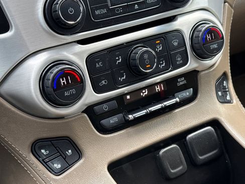Used 2020 GMC Yukon SLT w/ Open Road Package image 25