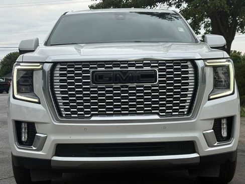 Used 2022 GMC Yukon XL Denali AWD/4WD image 8