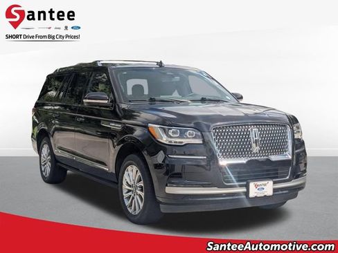 Used 2024 Lincoln Navigator L 4WD image 1
