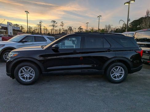 New 2026 Ford Explorer Active w/ Active Comfort Package image 8