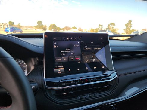 Used 2024 Jeep Compass Trailhawk image 19