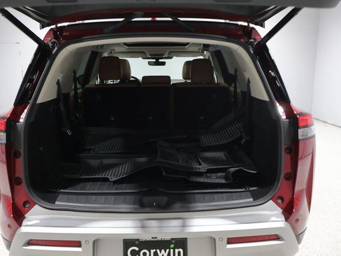 Used 2023 Nissan Pathfinder Platinum w/ Cargo Package AWD/4WD image 4