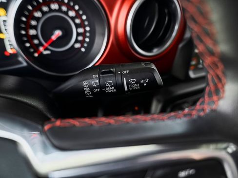 Used 2019 Jeep Wrangler Unlimited Rubicon AWD/4WD image 26