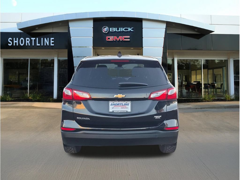 Used 2020 Chevrolet Equinox LS w/ LS Convenience Package FWD image 2