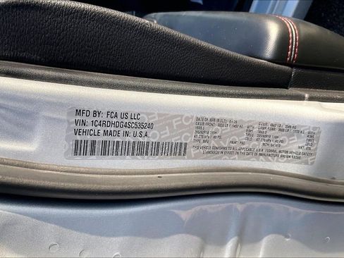 Used 2025 Dodge Durango GT image 35