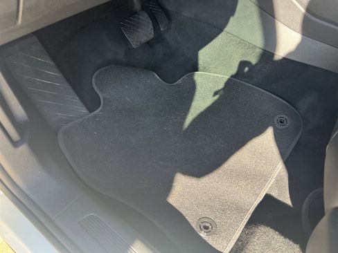 Certified 2023 Volkswagen Tiguan SE image 15