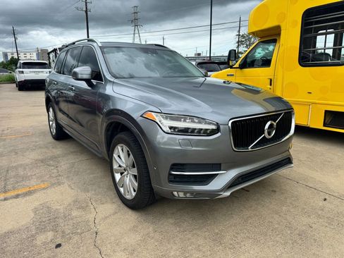 Used 2016 Volvo XC90 T6 Momentum w/ Momentum Plus Package AWD/4WD image 4