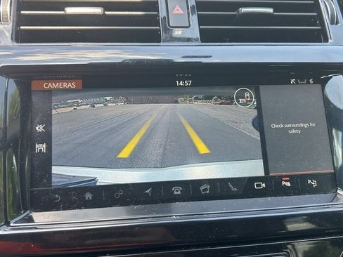 Used 2020 Land Rover Discovery HSE AWD/4WD image 9