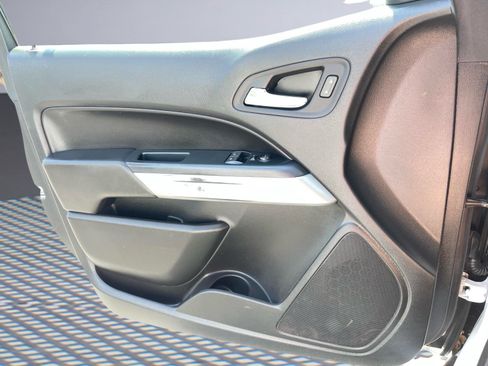 Used 2022 Chevrolet Colorado LT w/ Fleet Safety Package AWD/4WD image 22