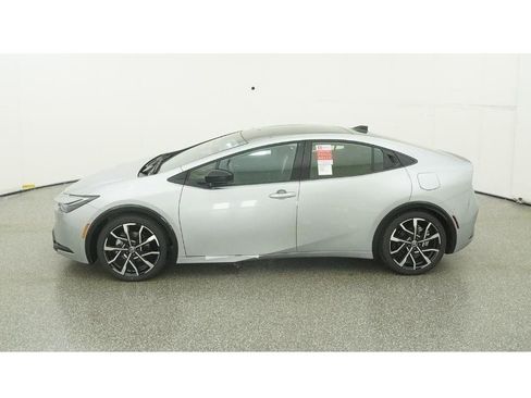 New 2026 Toyota Prius Plug-In Hybrid image 12