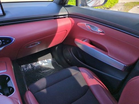 Used 2023 Genesis GV70 2.5T w/ Sport Prestige Package image 16