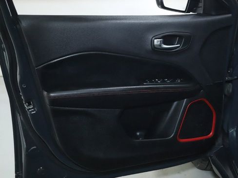 Used 2018 Jeep Compass Trailhawk w/ Cold Weather Group image 15