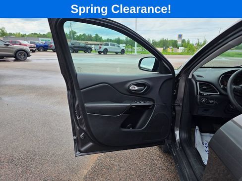 Used 2023 Jeep Cherokee Altitude Lux AWD/4WD image 15
