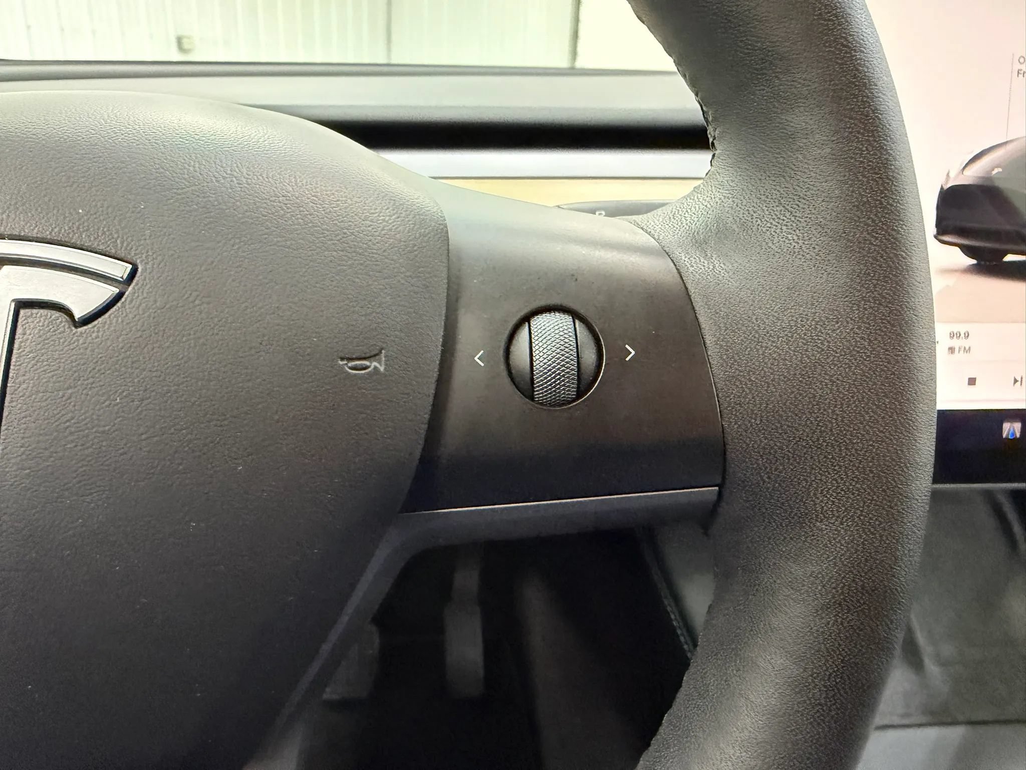 Used 2023 Tesla Model Y Long Range AWD/4WD image 29