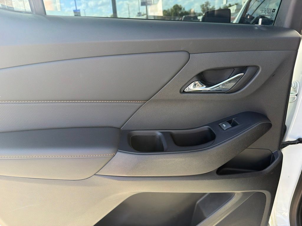 Used 2020 Chevrolet Traverse Premier w/ Redline Edition FWD image 11