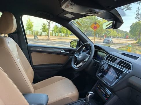 Used 2024 Volkswagen Tiguan SE FWD image 23