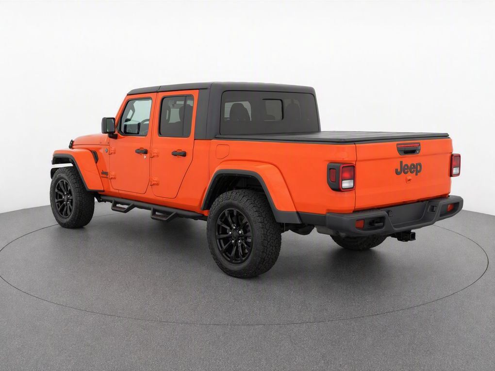 Used 2023 Jeep Gladiator Sport AWD/4WD image 3