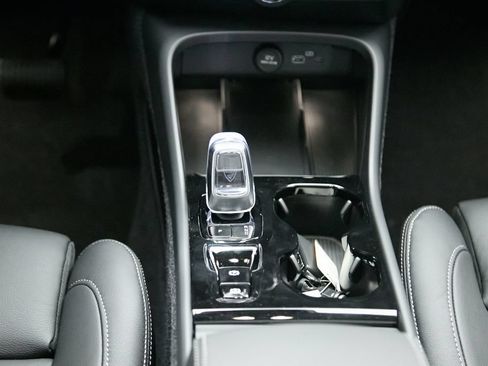 New 2026 Volvo XC40 B5 Ultra w/ Climate Package AWD/4WD image 29