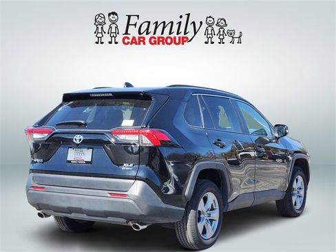 Used 2025 Toyota RAV4 XLE image 4