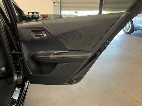 Used 2017 Honda Accord LX image 16