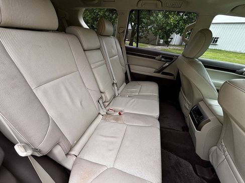 Used 2016 Lexus GX 460 w/ Premium Package AWD/4WD image 24