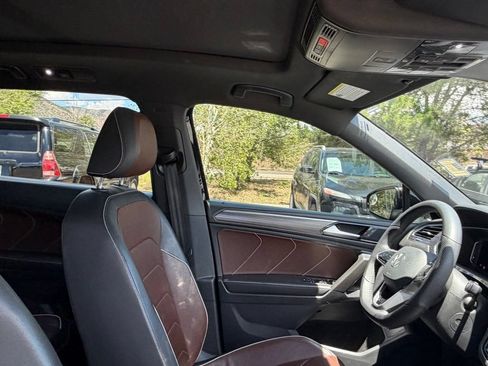 Used 2022 Volkswagen Tiguan SEL R-Line AWD/4WD image 11