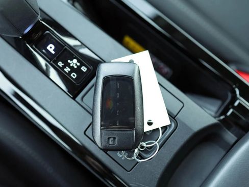 Used 2024 Toyota Prius XLE image 28