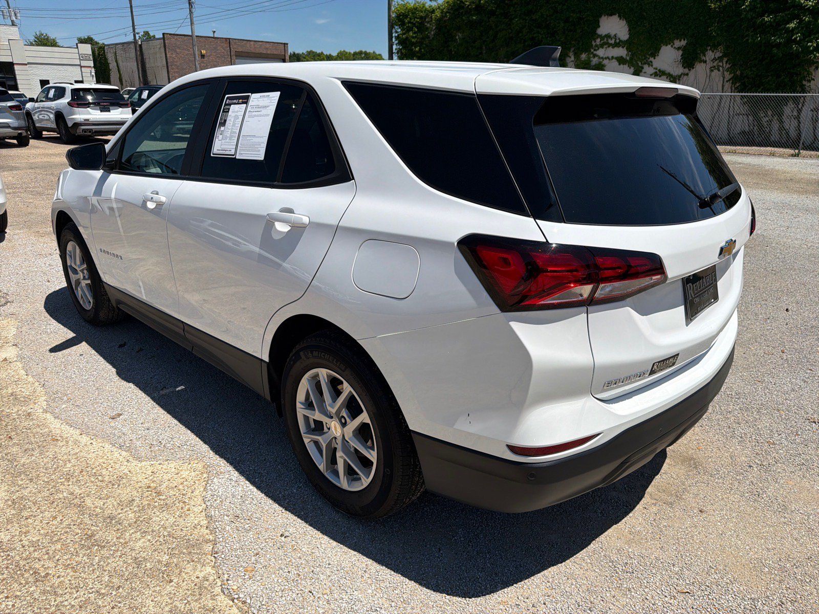 Used 2024 Chevrolet Equinox LS w/ LS Convenience Package FWD image 4