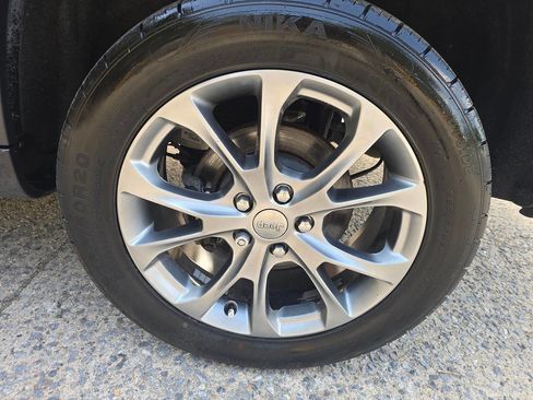 Used 2019 Jeep Grand Cherokee Summit AWD/4WD image 52