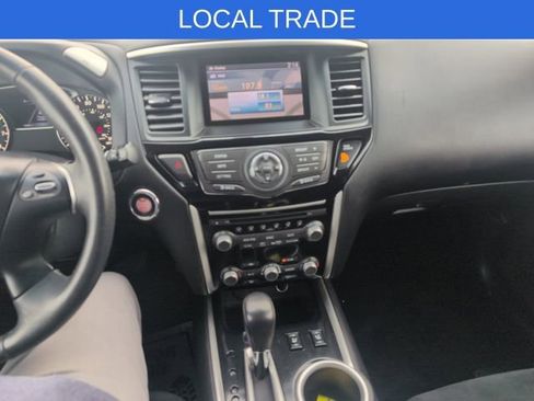 Used 2016 Nissan Pathfinder SV w/ SV Cold Weather Package image 22