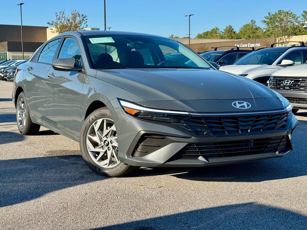 Certified 2026 Hyundai Elantra Hybrid w/ Cargo Package FWD image 1