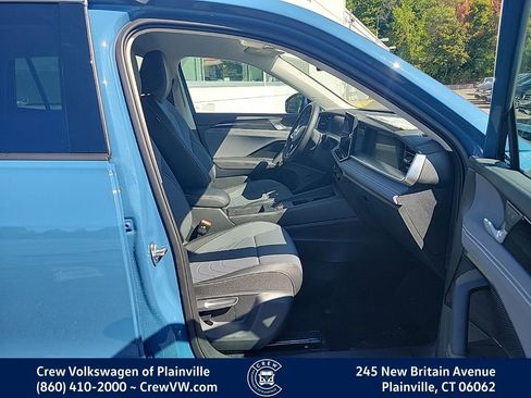 New 2025 Volkswagen Tiguan SE image 7