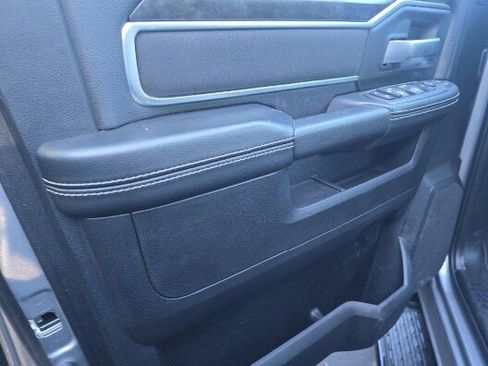 Used 2024 RAM 2500 Big Horn w/ Night Edition AWD/4WD image 8