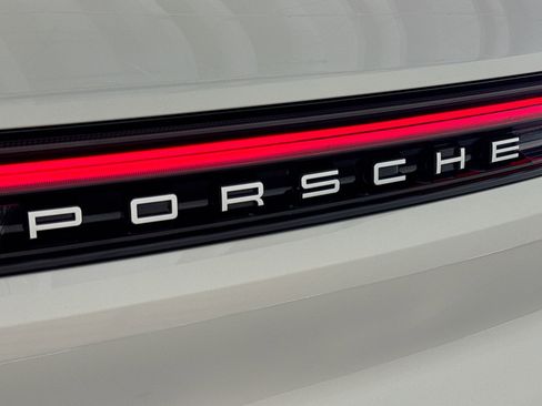 Used 2025 Porsche Cayenne image 25