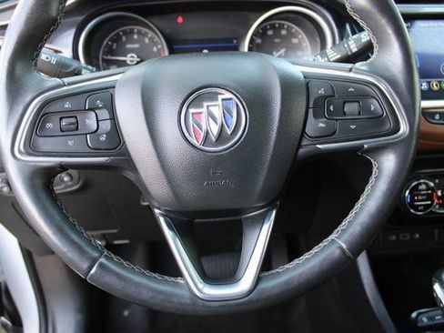 Used 2021 Buick Encore GX Essence image 11